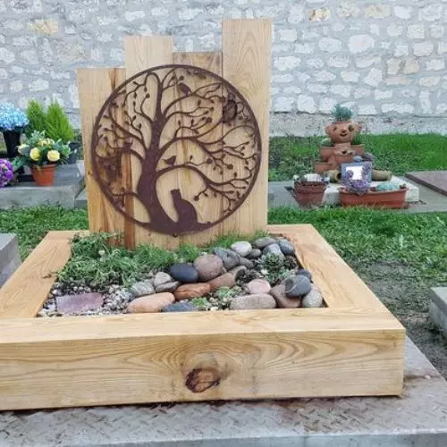 Entretien et nettoyage d'un cavurne en Ile-de-France par Jardin des mémoires